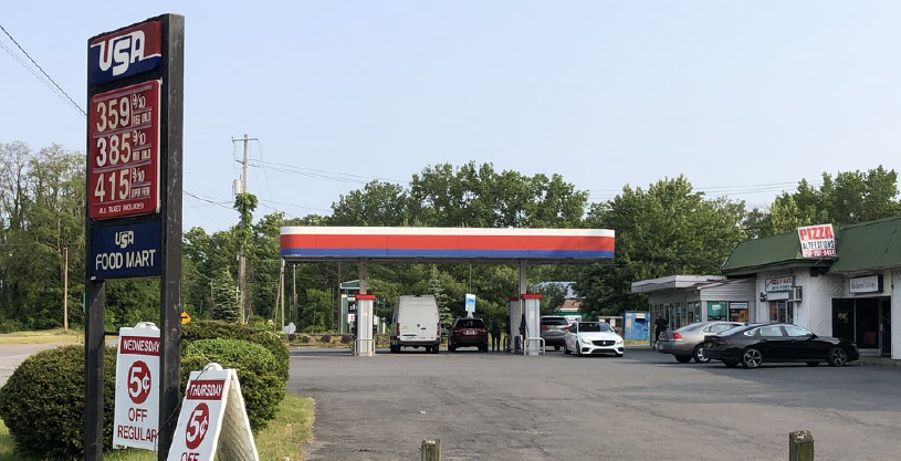 The owner of a gas station and commercial building just off Route 146 in Clifton Park has approval to construct a new retail building.
