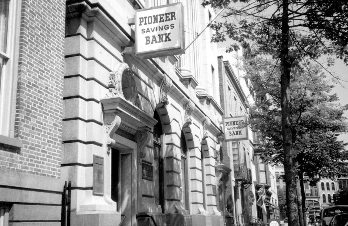 exterior Pioneer Savings Bank